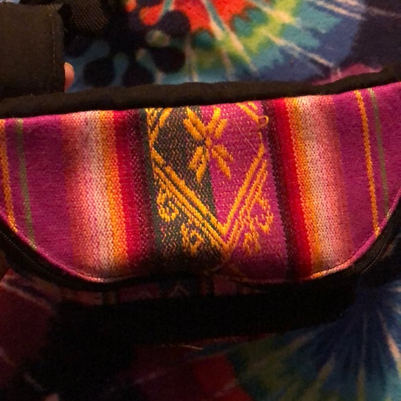 Colorful patterned sling bag - Picture 2 of 5